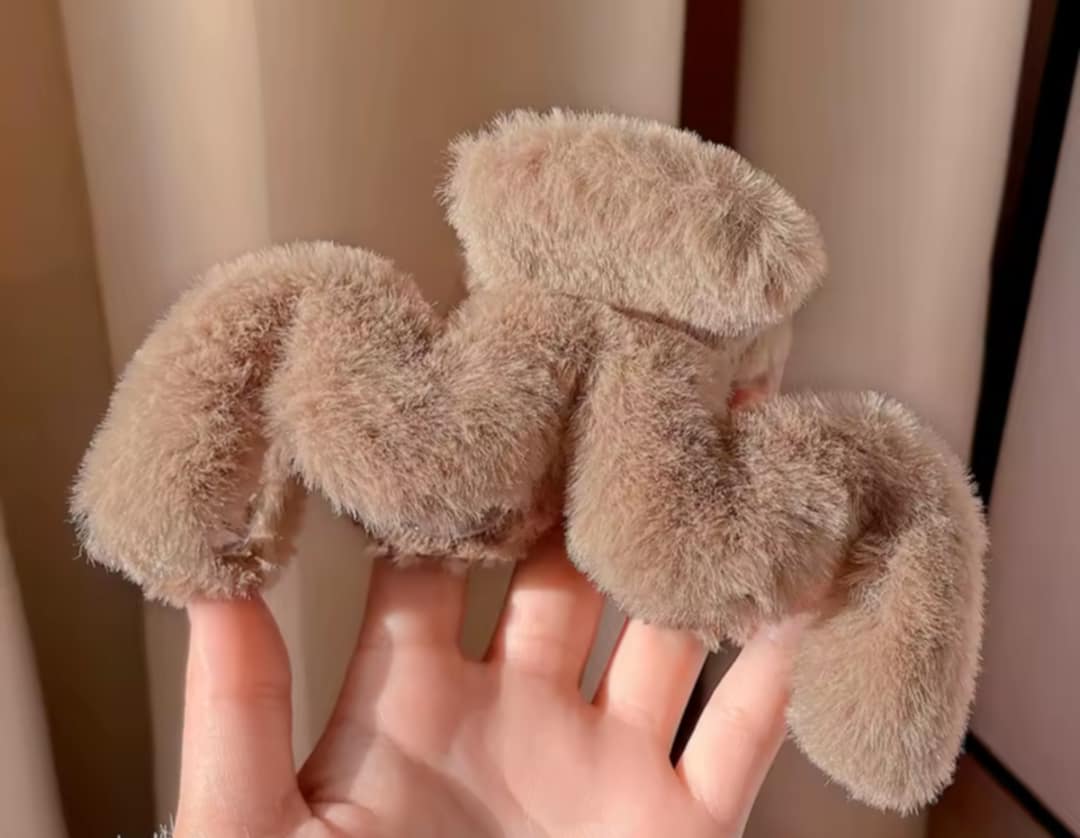 Pince à cheveux zigzag en peluche