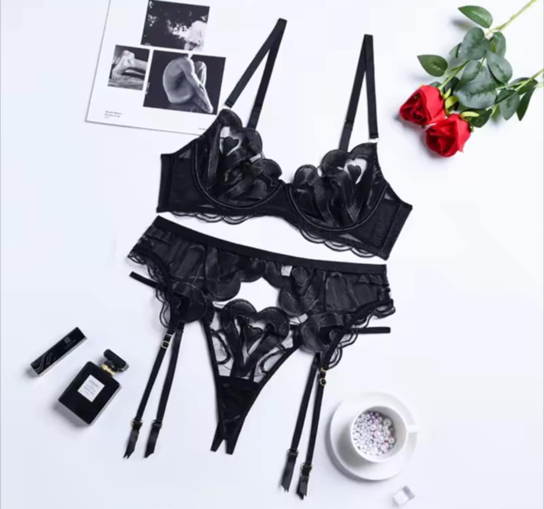 Lingerie black & Heart