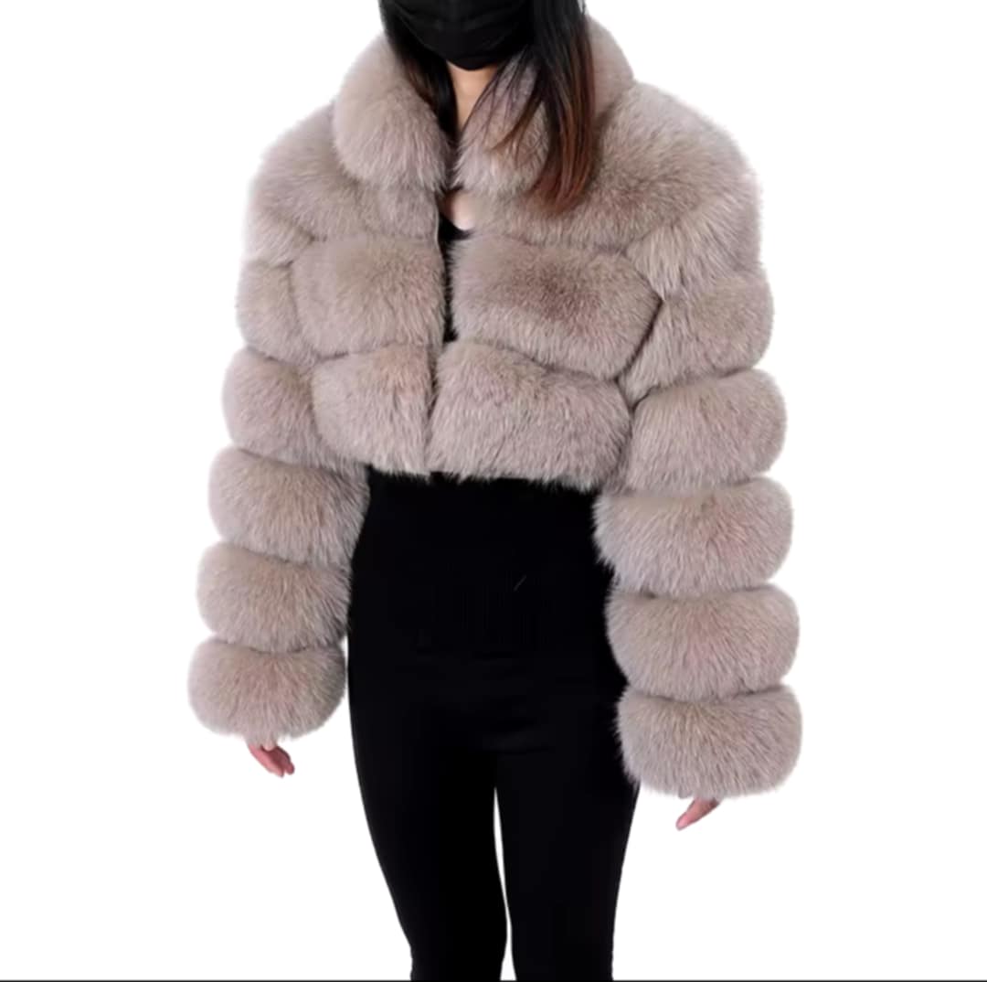 Manteau crop top en fourrure véritable