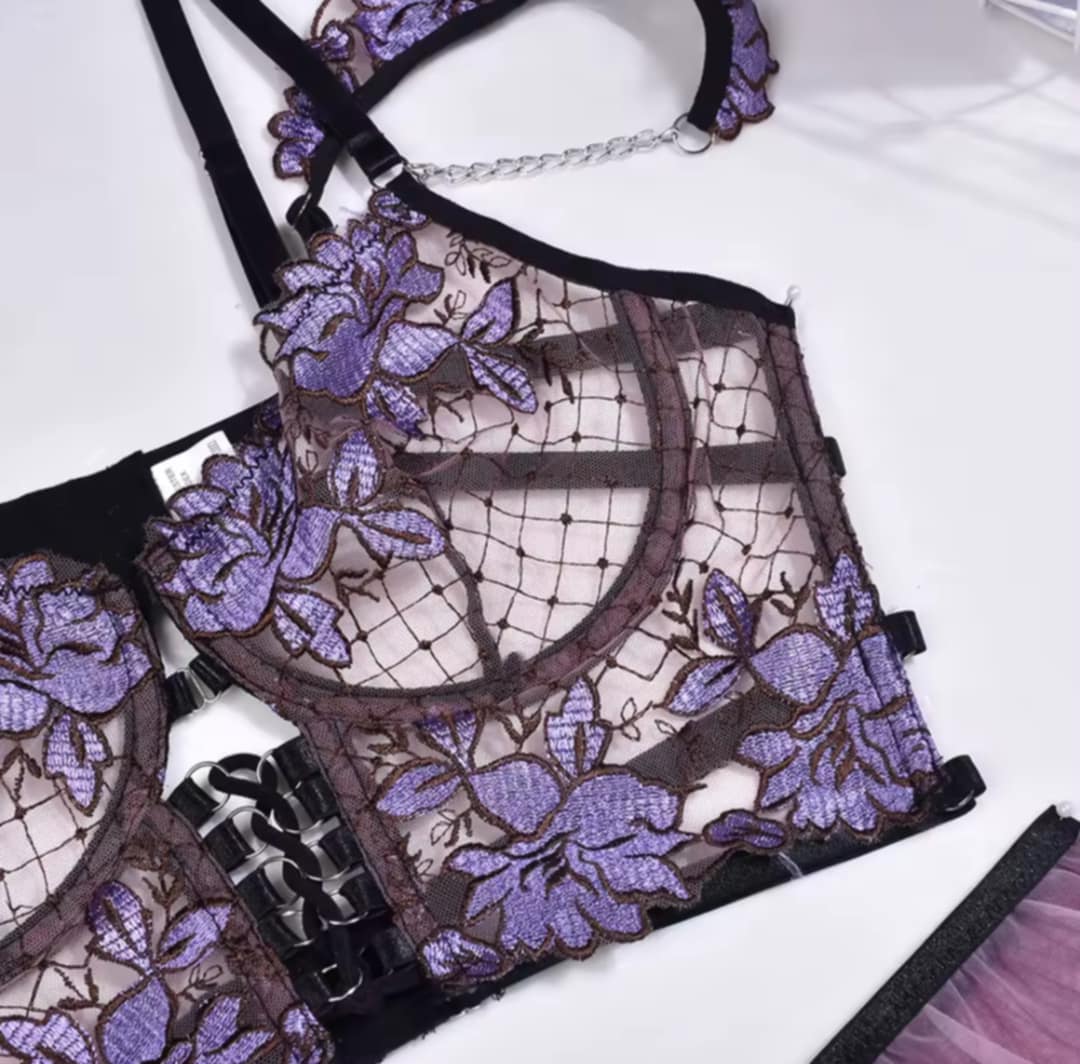 Lingerie chic mauve florale