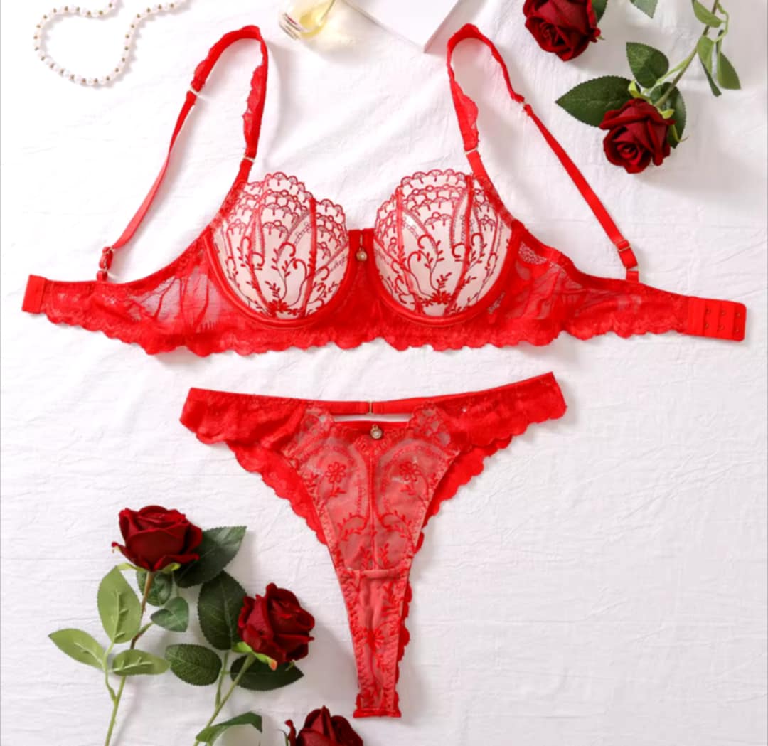 Lingerie 2 pièces dentelle nude rouge