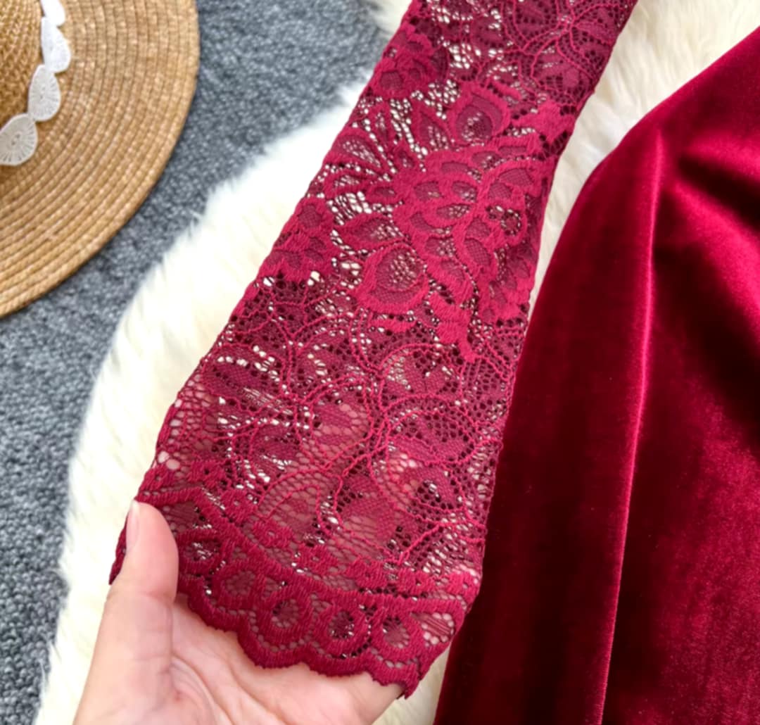 Robe de soirée en dentelle et velours chic