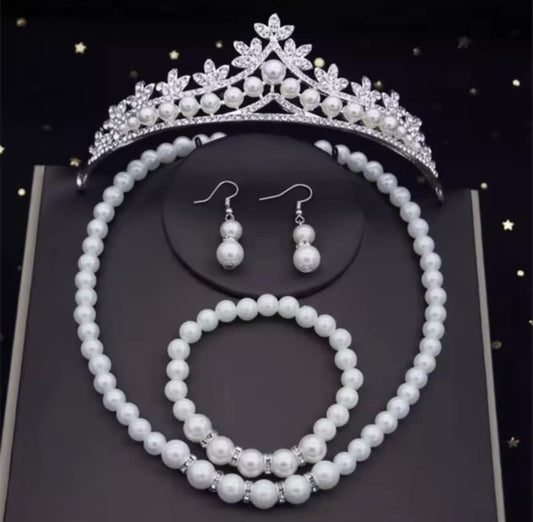 Ensemble de bijoux diadème perles