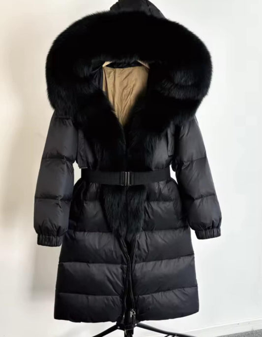 Manteau d'hiver ceinturé avec vrai fourrure